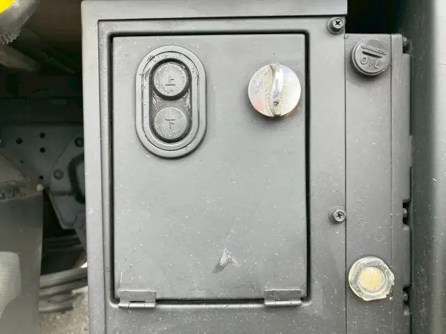 いすゞ エルフ TRG-NJR85ANの写真25