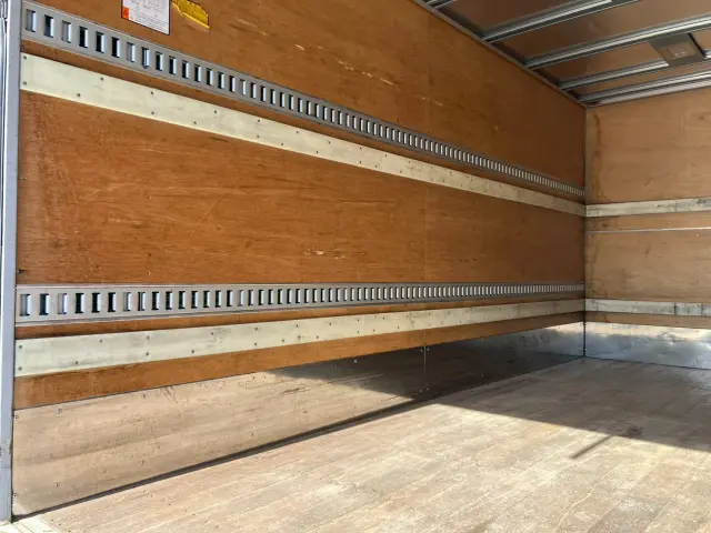 いすゞ エルフ TKG-NMR85AN(2WD)の写真7