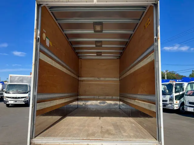 いすゞ エルフ TKG-NMR85AN(2WD)の写真10