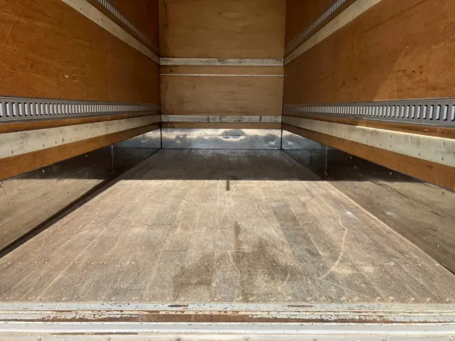 いすゞ エルフ TKG-NMR85AN(2WD)の写真11