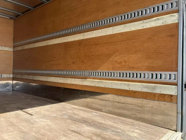 いすゞ エルフ TKG-NMR85AN(2WD)の写真15