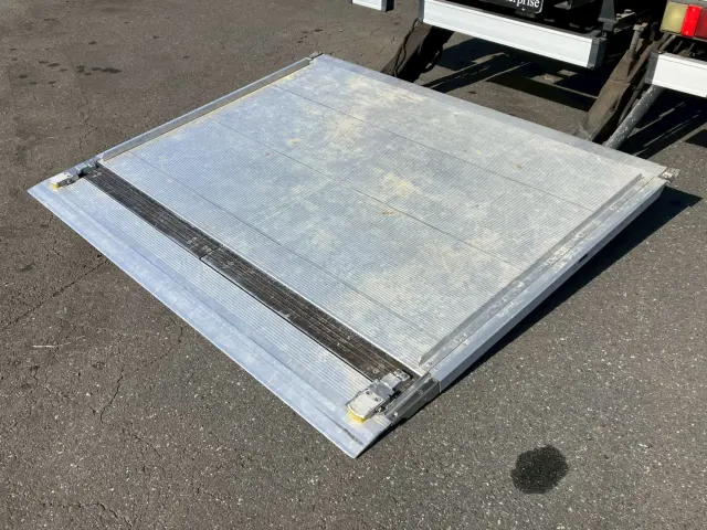 いすゞ エルフ TKG-NMR85AN(2WD)の写真18