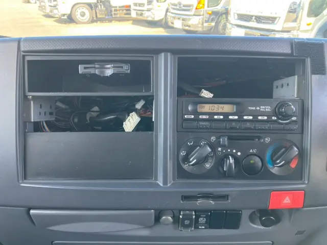 いすゞ エルフ TKG-NMR85AN(2WD)の写真29