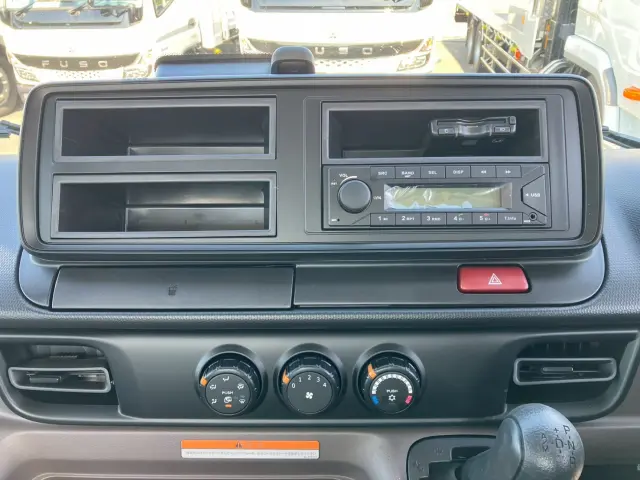 三菱 キャンター 2PG-FEB80(2WD)の写真27