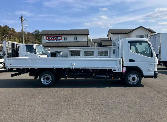 三菱 キャンター 2PG-FEB80(2WD)の写真4