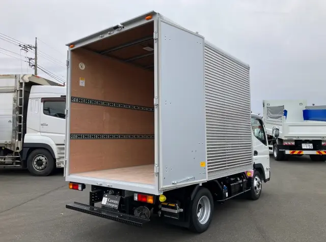 三菱 キャンター 2RG-FBA20(2WD)の写真6