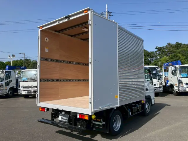 三菱 キャンター 2RG-FBA20(2WD)の写真6