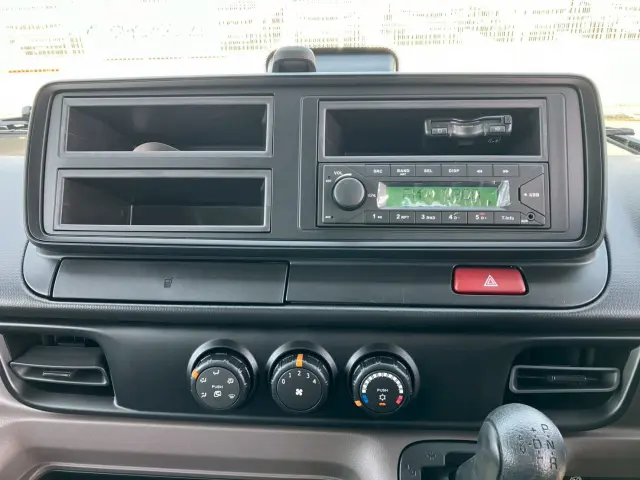 三菱 キャンター 2RG-FBA20(2WD)の写真34