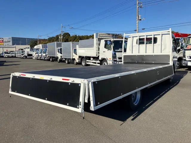 三菱 キャンター 2PG-FEB80(2WD)の写真7