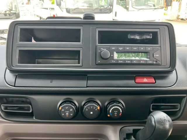 三菱 キャンター 2RG-FEB50(2WD)の写真30