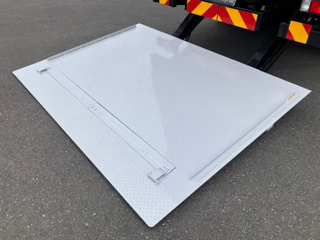 三菱 キャンター 2PG-FEB80の写真8