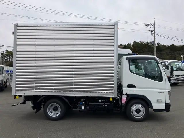 三菱 キャンター 2RG-FBA20(2WD)の写真4