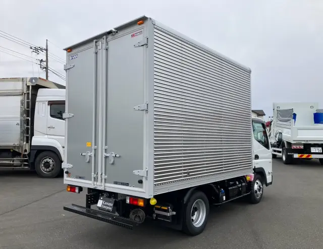 三菱 キャンター 2RG-FBA20(2WD)の写真5