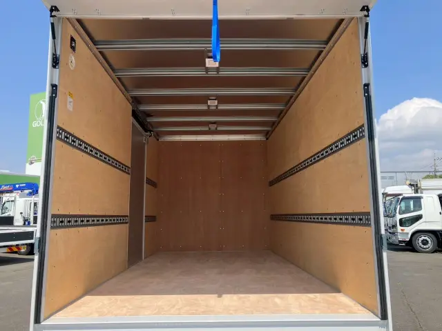 三菱 キャンター 2PG-FEB80(2WD)の写真11