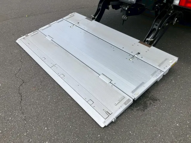 三菱 キャンター 2RG-FEB50の写真8