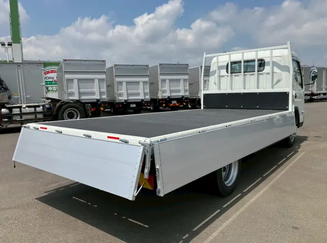 三菱 キャンター 2PG-FEBS0の写真6