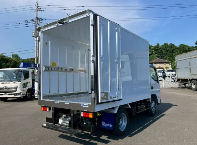 三菱 キャンター 2RG-FBAV0(2WD)の写真6