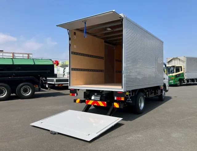 三菱 キャンター 2PG-FEB80(2WD)の写真6