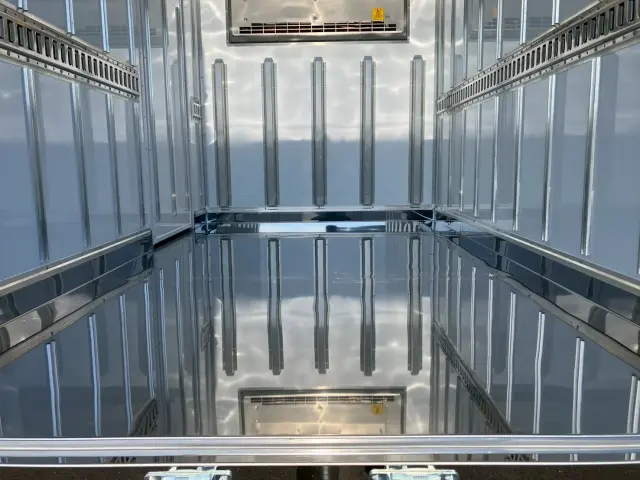 三菱 キャンター 2RG-FBAV0(2WD)の写真11