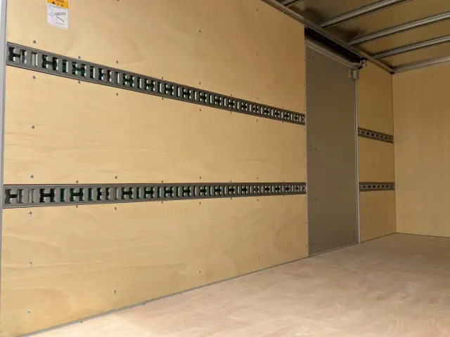 三菱 キャンター 2PG-FEB80(2WD)の写真7