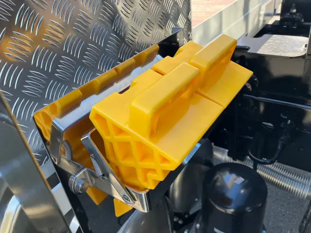 三菱 ファイター 2DG-FQ62F(6x2)の写真21