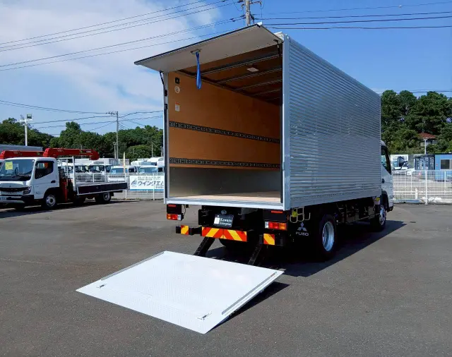 三菱 キャンター 2PG-FRB80(2WD)の写真6