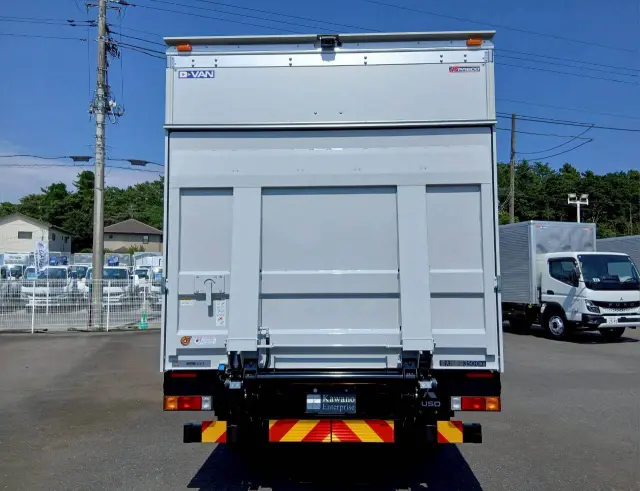 三菱 キャンター 2PG-FRB80(2WD)の写真9
