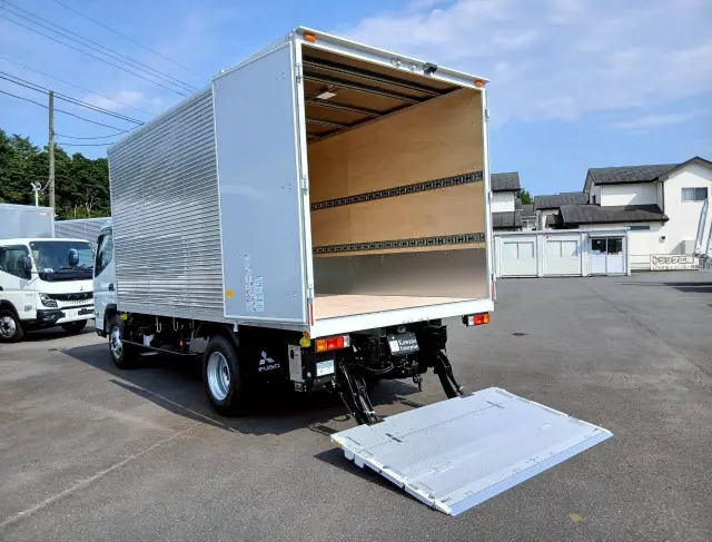 三菱 ミニキャブバン 2PG-FEB80(2WD)の写真14