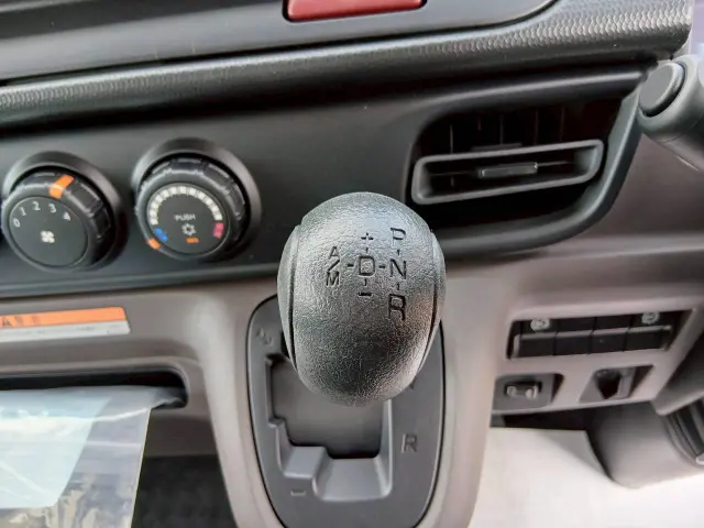 三菱 ミニキャブバン 2PG-FEB80(2WD)の写真37