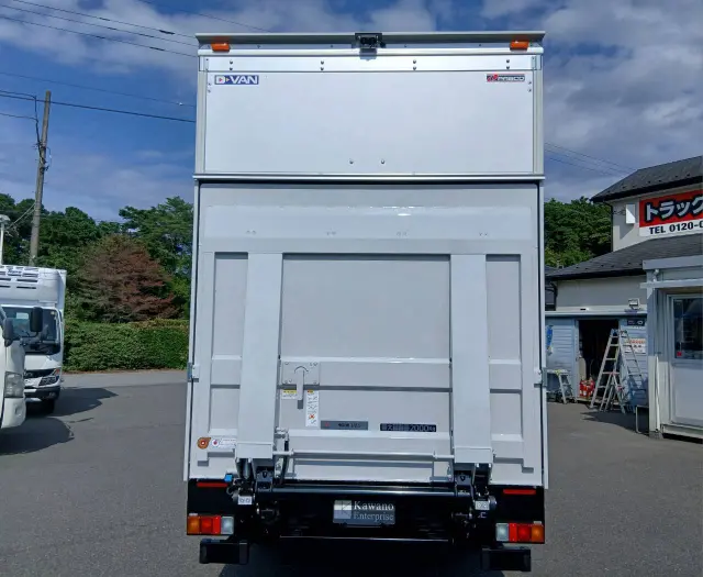 三菱 キャンター 2RG-FEAV0(2WD)の写真9