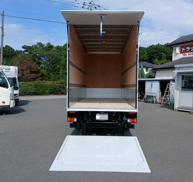 三菱 キャンター 2RG-FEAV0(2WD)の写真10