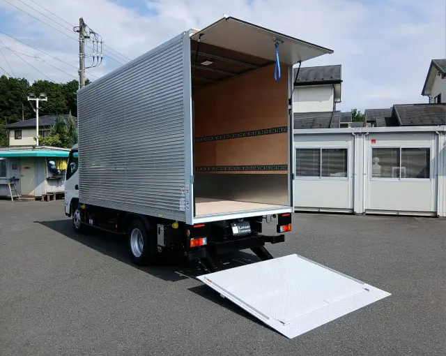 三菱 キャンター 2RG-FEAV0(2WD)の写真12