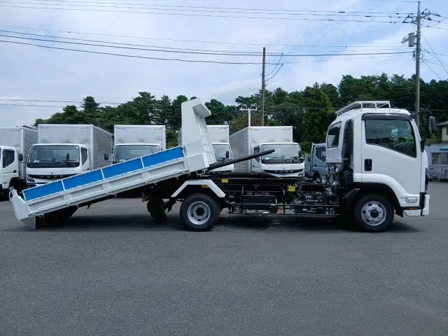 いすゞ フォワード 2RG-FRR90S4(2WD)の写真10