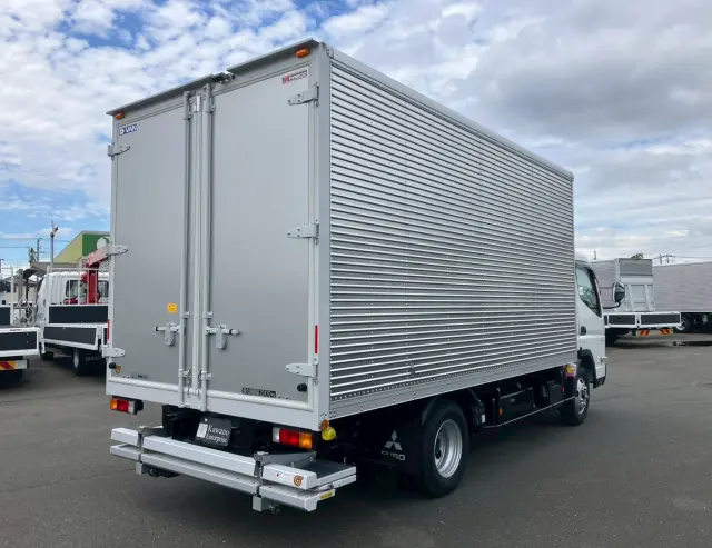 三菱 キャンター 2RG-FBA20(2WD)の写真5