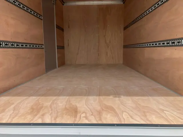 三菱 キャンター 2RG-FBA20(2WD)の写真12