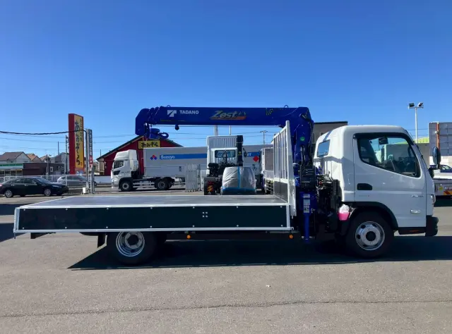 三菱 キャンター 2PG-FEB90(2WD)の写真6