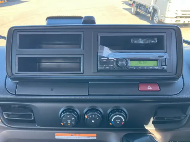 三菱 キャンター 2PG-FEB80(2WD)の写真36