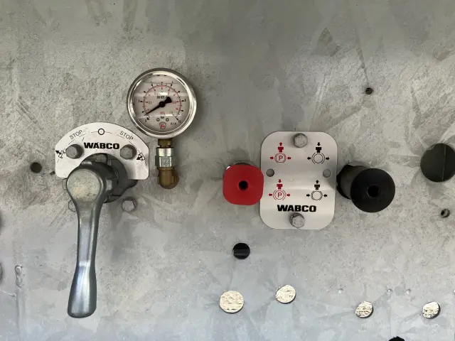 ZASLAW【ザスワフ】 50立米 ダンプトレーラー 不明(未入力/関係無)の写真6