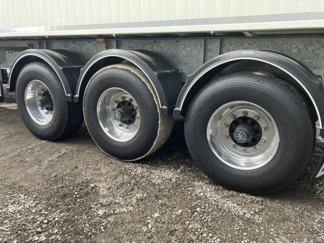 ZASLAW【ザスワフ】 50立米 ダンプトレーラー 不明(未入力/関係無)の写真17