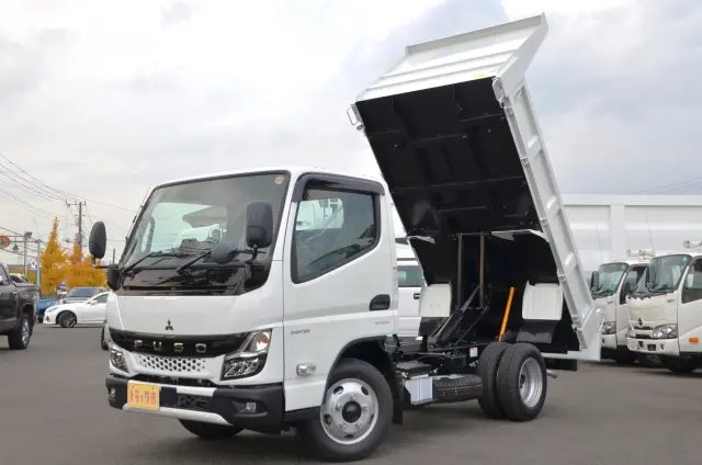三菱 キャンター 2RG-FBA60(2WD)の写真1