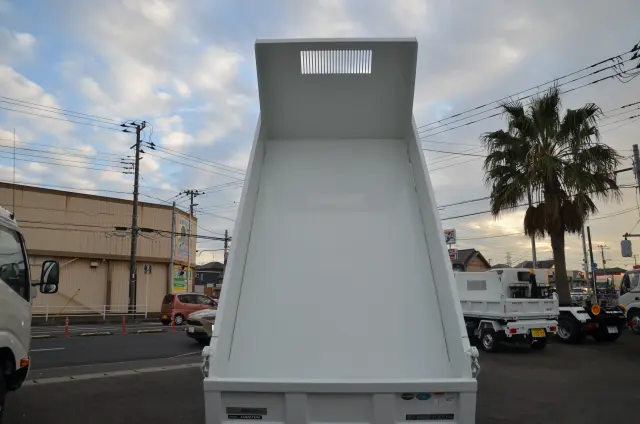 三菱 キャンター 2RG-FBA60(2WD)の写真7