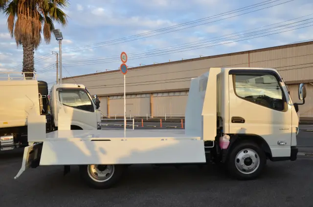 三菱 キャンター 2RG-FBA60(2WD)の写真20