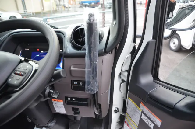 三菱 キャンター 2RG-FBA60(2WD)の写真31