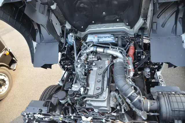 日野 プロフィア 2DG-FS1AJE(6x4)の写真1