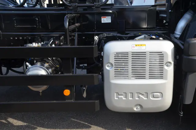 日野 プロフィア 2DG-FS1AJE(6x4)の写真4