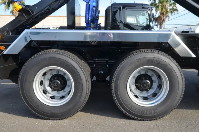 日野 プロフィア 2DG-FS1AJE(6x4)の写真5