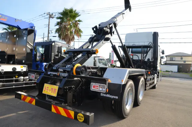 日野 プロフィア 2DG-FS1AJE(6x4)の写真10