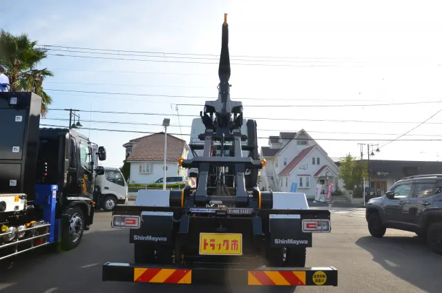 日野 プロフィア 2DG-FS1AJE(6x4)の写真12