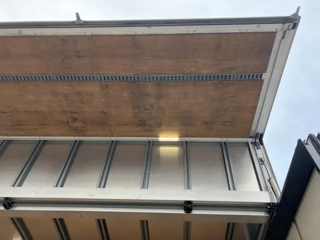 日野 プロフィア 2DG-FW1AHG(8x4)の写真5