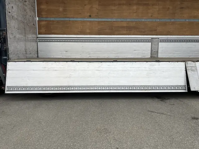 日野 プロフィア 2DG-FW1AHG(8x4)の写真12